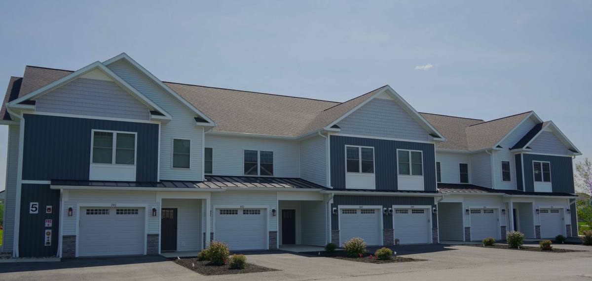 Townhouse for rent at 2 Mystic Lane, Glenmont, NY 12077