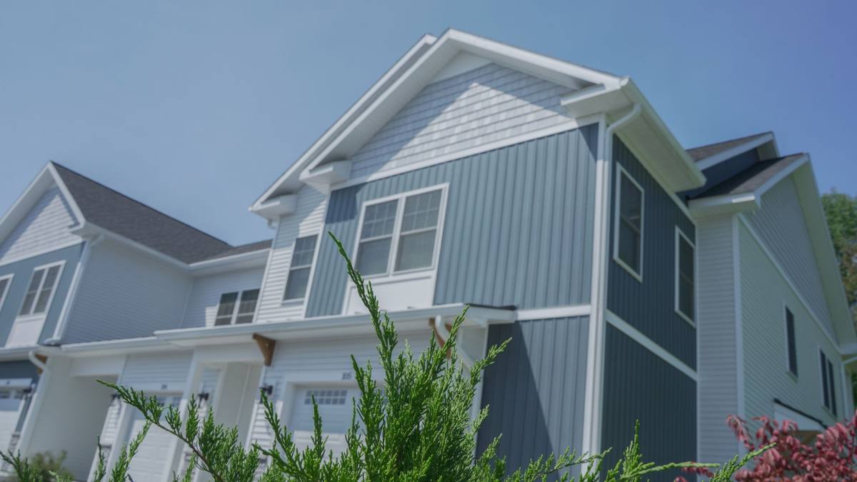 Townhouse for rent at 2 Mystic Lane, Glenmont, NY 12077