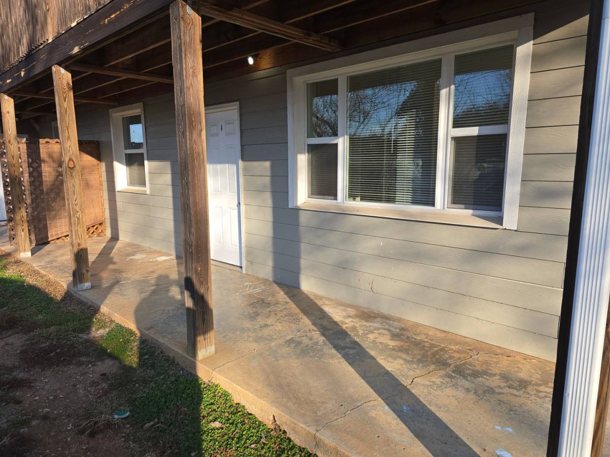 Apartment for rent at 104 Skyline Dr, Harriman, TN 37748
