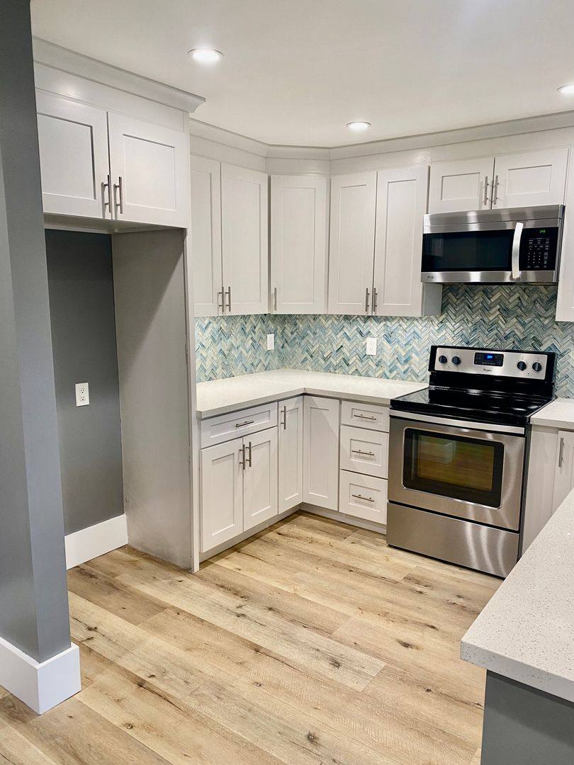 Apartment for rent at 215 Euclid Ave, Long Beach, CA 90803