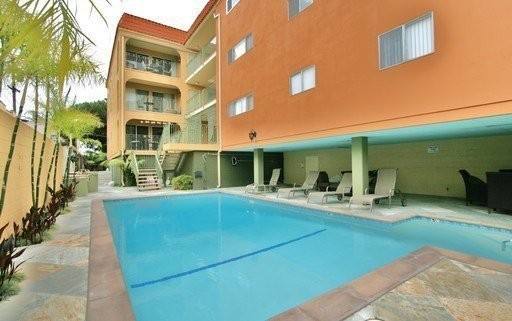 Apartment for rent at 215 Euclid Ave, Long Beach, CA 90803