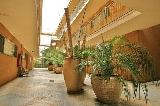 Apartment for rent at 215 Euclid Ave, Long Beach, CA 90803