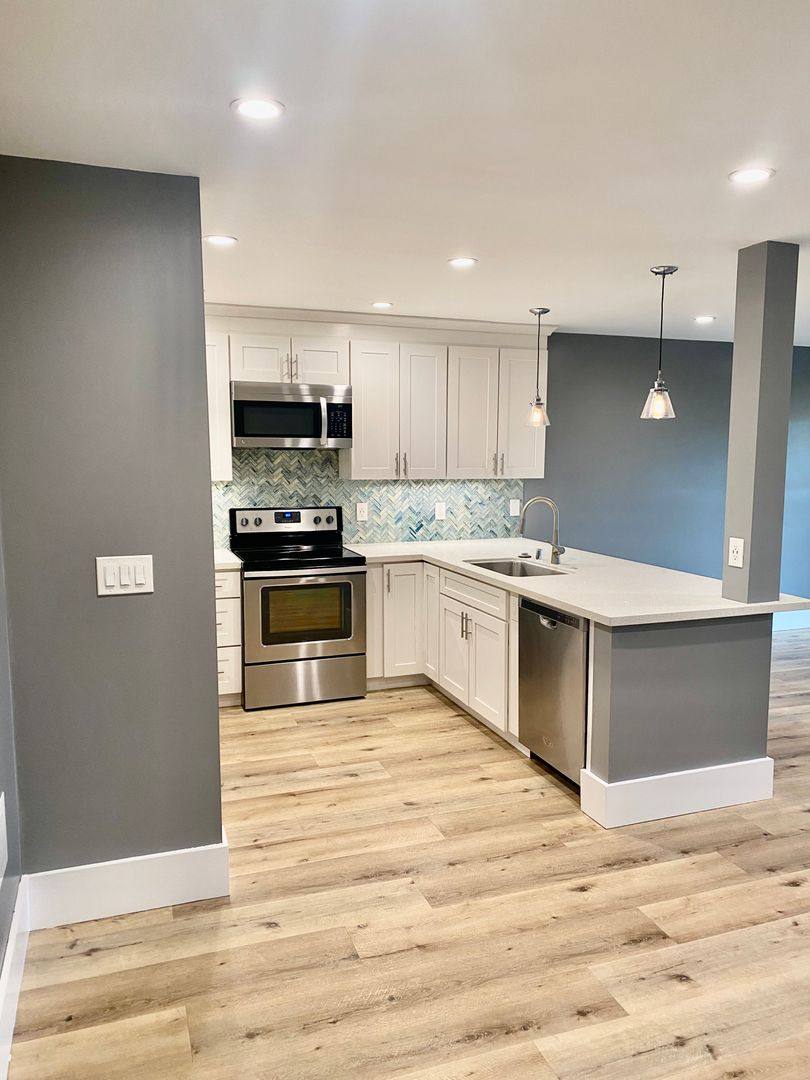 Apartment for rent at 215 Euclid Ave, Long Beach, CA 90803