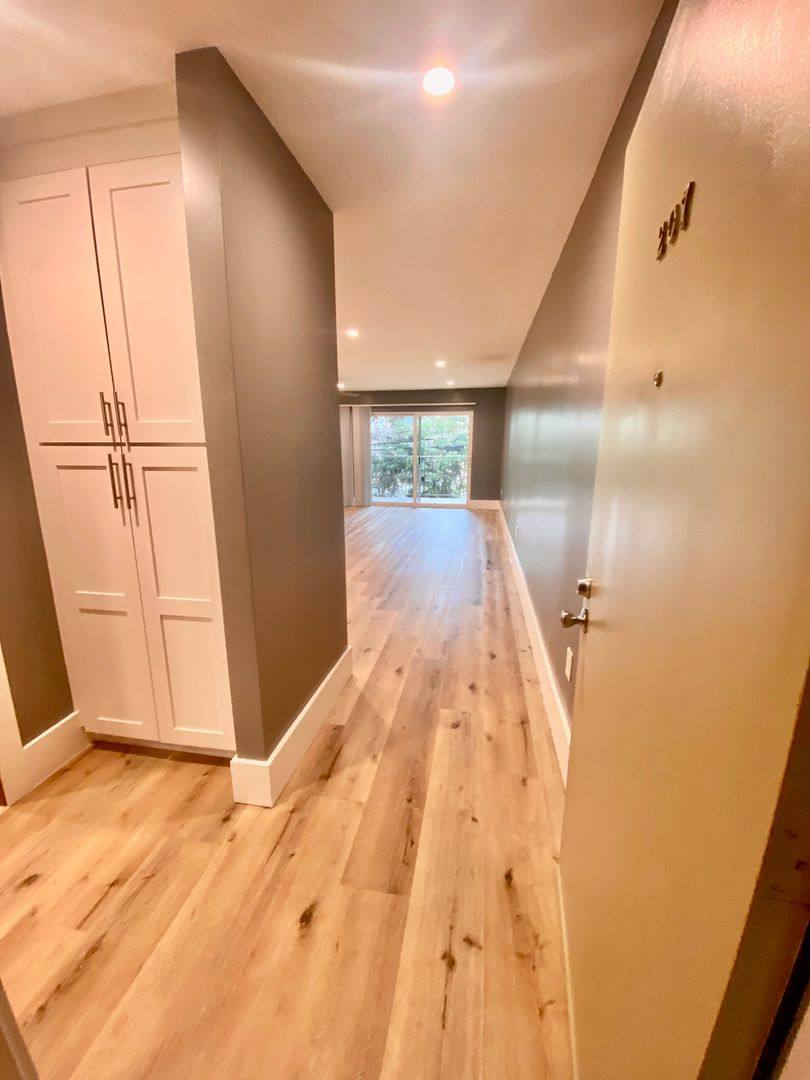 Apartment for rent at 215 Euclid Ave, Long Beach, CA 90803