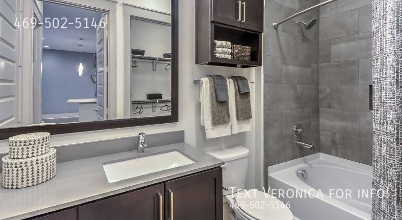Apartment for rent at 4926 Mission Ave, Dallas, TX 75206
