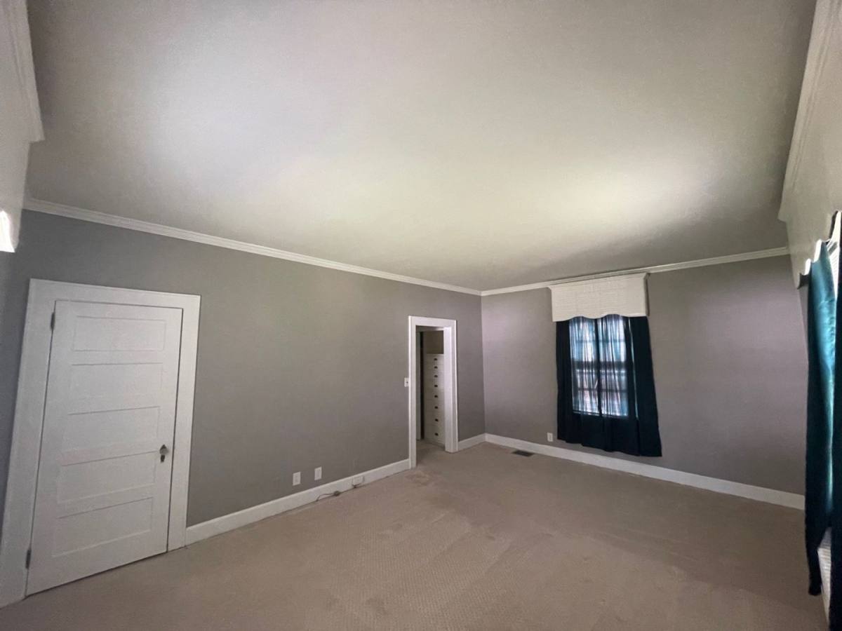 Townhouse for rent at 329 Country Club Rd, Lagrange, GA 30240