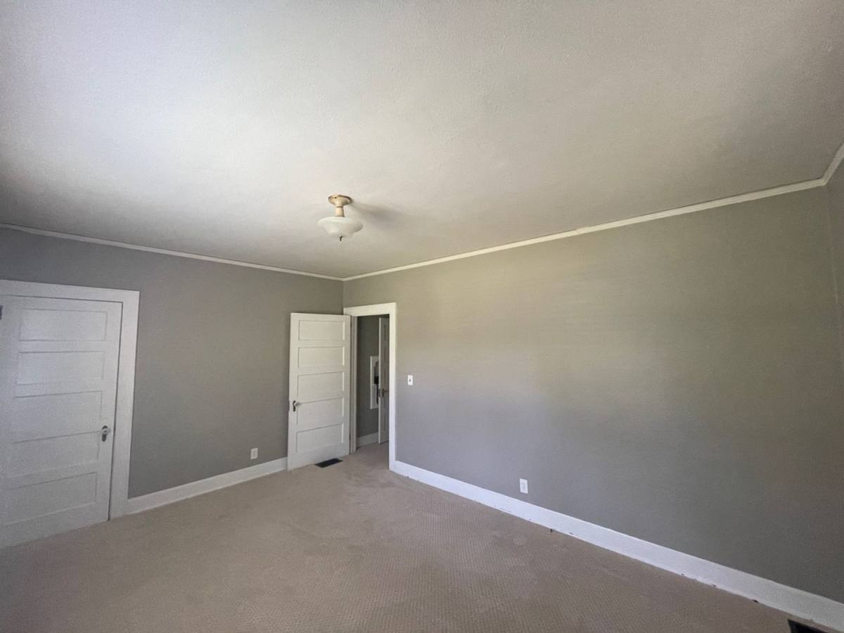 Townhouse for rent at 329 Country Club Rd, Lagrange, GA 30240