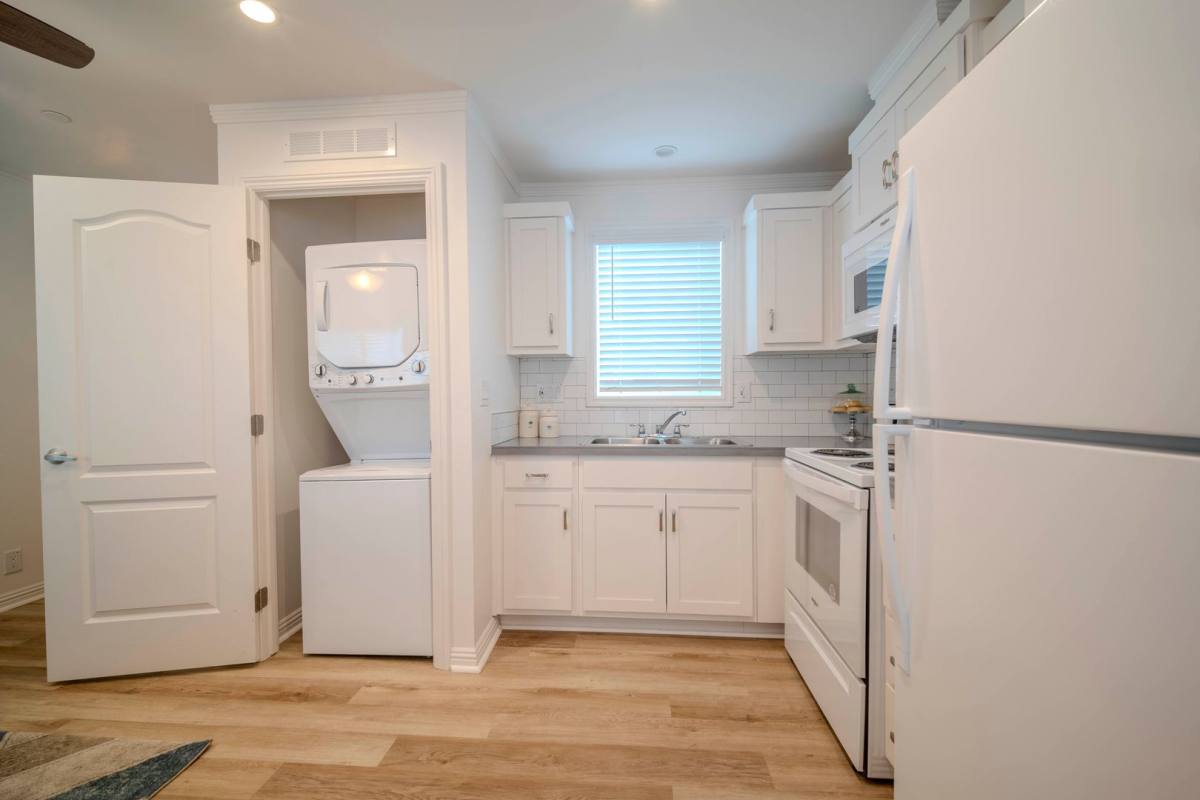Apartment for rent at 331 Avocado St, Costa Mesa, CA 92627