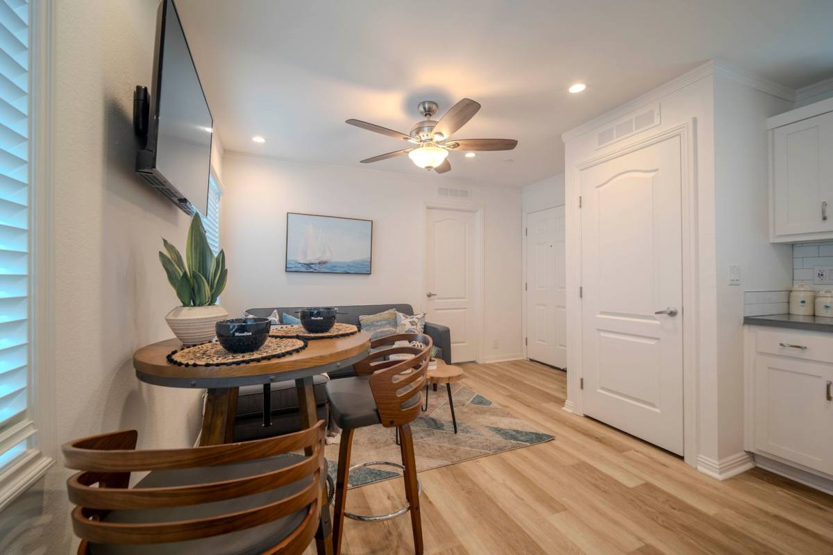 Apartment for rent at 331 Avocado St, Costa Mesa, CA 92627