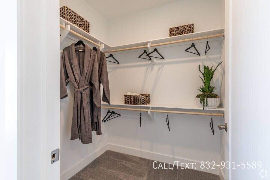 Apartment for rent at 1697 Sage Rd #APO1, Houston, TX 77056