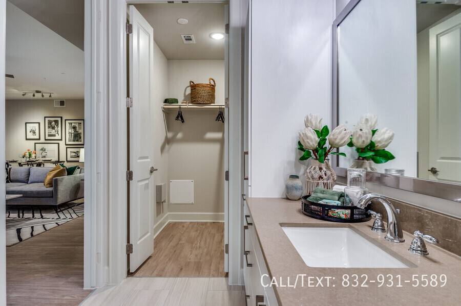 Apartment for rent at 1001 Eberhard St #MBB2, Houston, TX 77019
