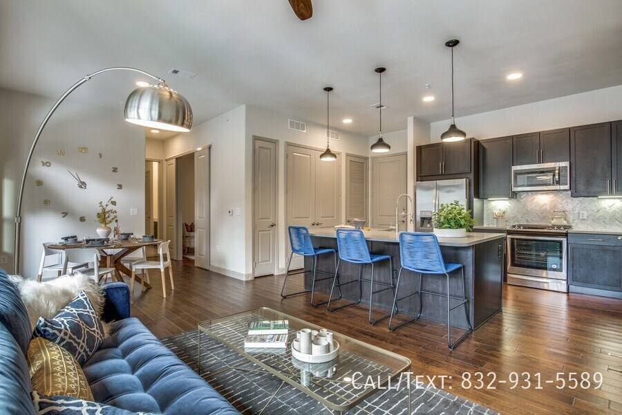 Apartment for rent at 4599 Bellaire Blvd #SCR3, Bellaire, TX 77401