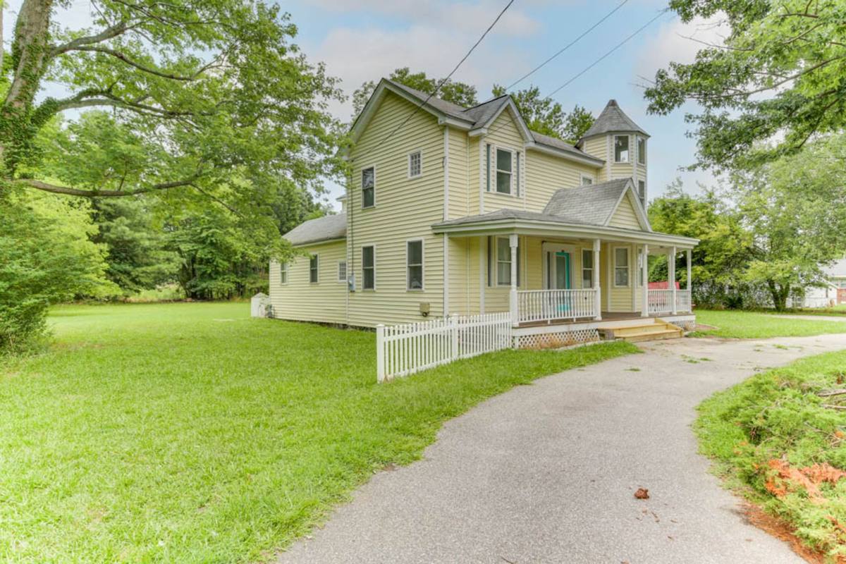 House for rent at 1302 Dare Rd, Yorktown, VA 23692