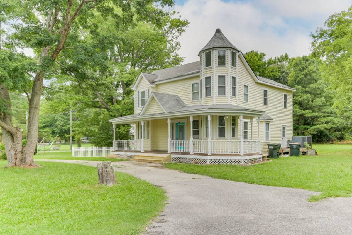 House for rent at 1302 Dare Rd, Yorktown, VA 23692