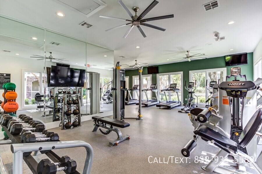 Apartment for rent at 1108 Enclave Parkway #AEE1, Houston, TX 77077