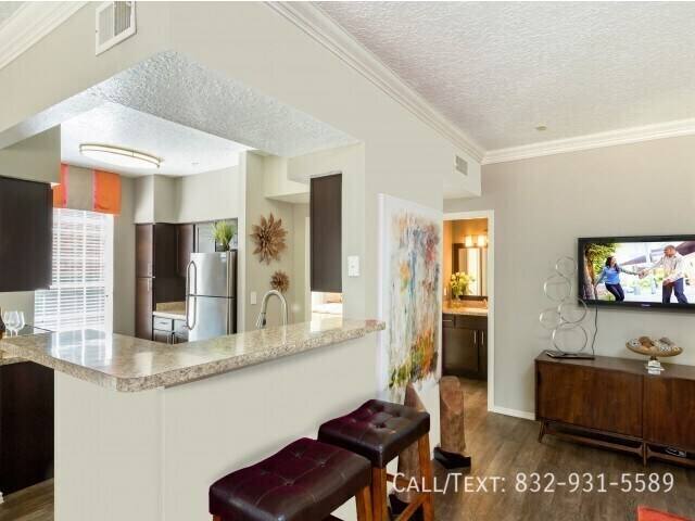 Apartment for rent at 1108 Enclave Parkway #AEE1, Houston, TX 77077
