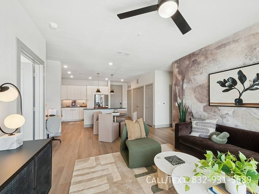 Apartment for rent at 1993 Silver St #HA15, Houston, TX 77007