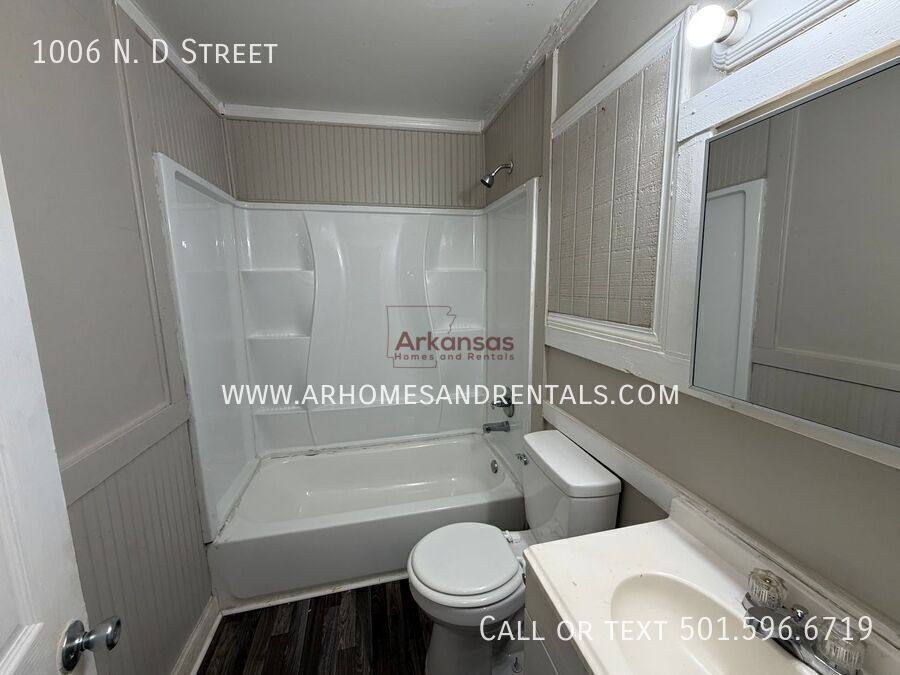 House for rent at 1006 N D St, North Little Rock, AR 72114