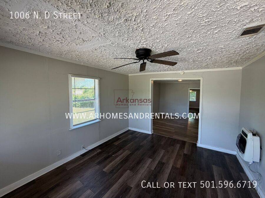 House for rent at 1006 N D St, North Little Rock, AR 72114