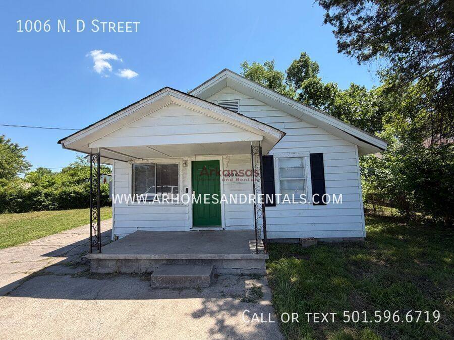 House for rent at 1006 N D St, North Little Rock, AR 72114