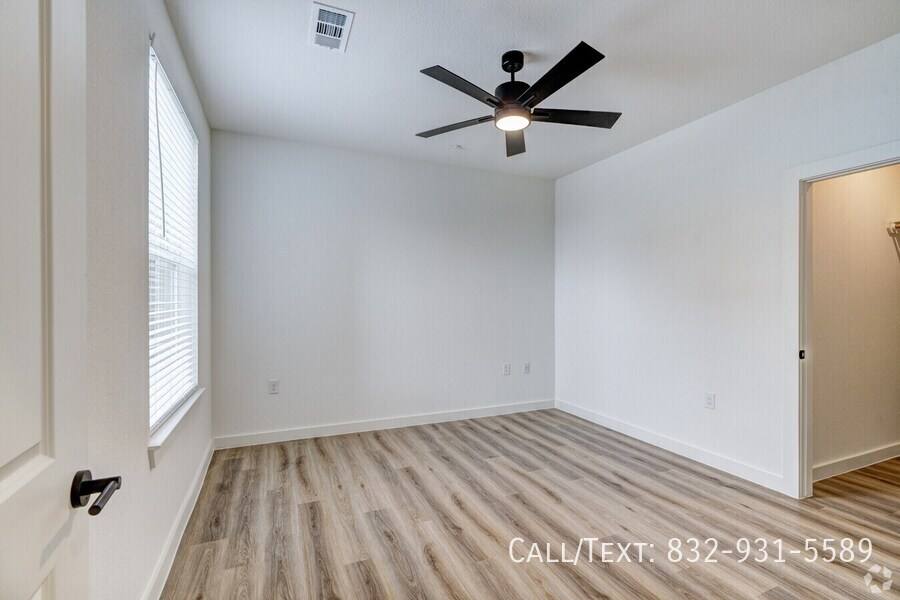 Apartment for rent at 1284 Pin Oak Rd #TYAA3, Katy, TX 77494