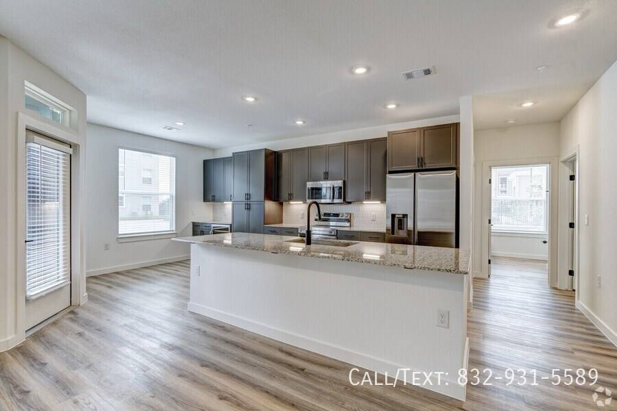Apartment for rent at 1284 Pin Oak Rd #TYAA3, Katy, TX 77494