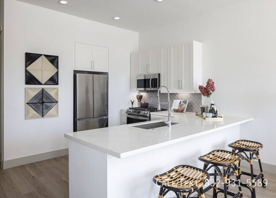 Apartment for rent at 2148 Bevis St #BEH2, Houston, TX 77008