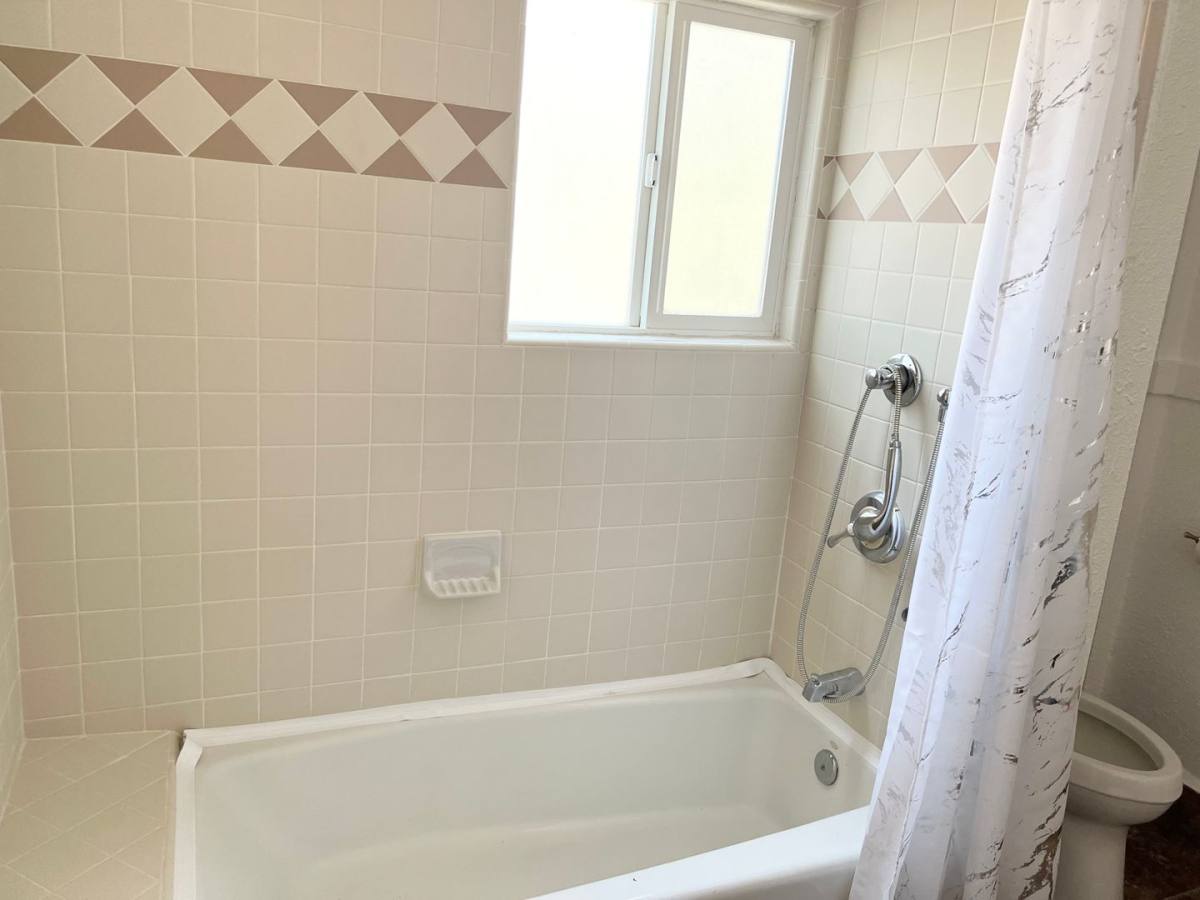 House for rent at 9 E Olive, Fresno, CA 93728