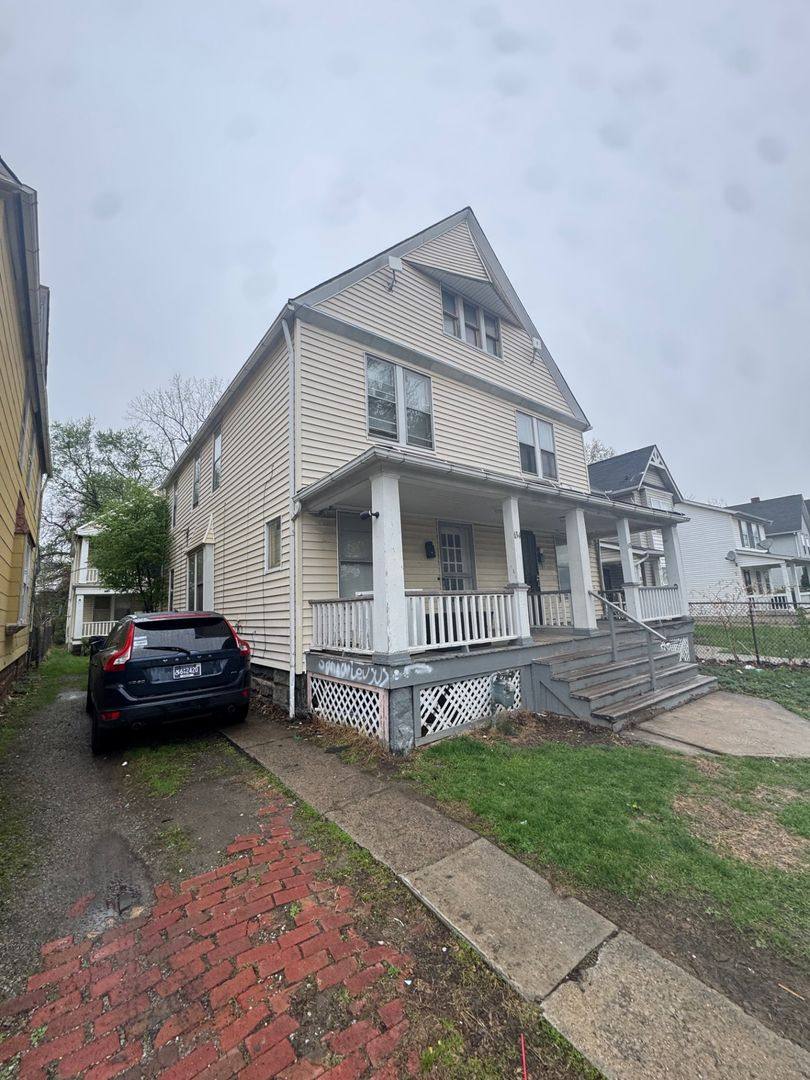Apartment for rent at 632 E 101st St, Cleveland, OH 44108