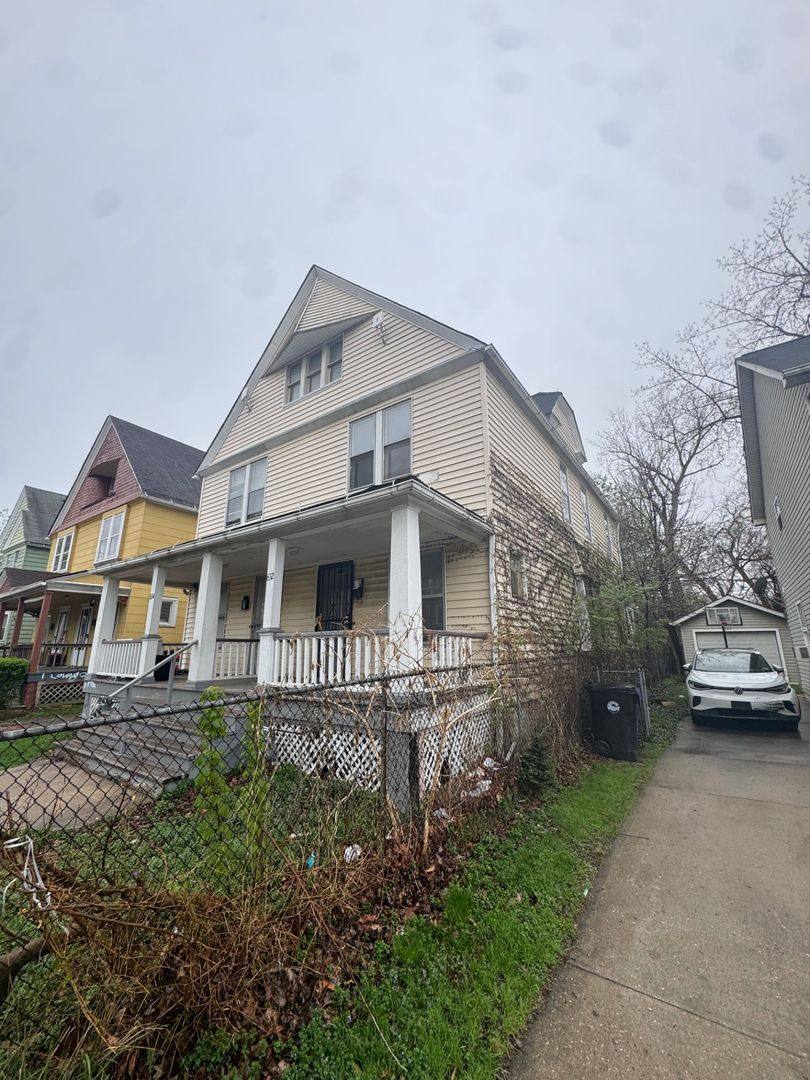 Apartment for rent at 632 E 101st St, Cleveland, OH 44108