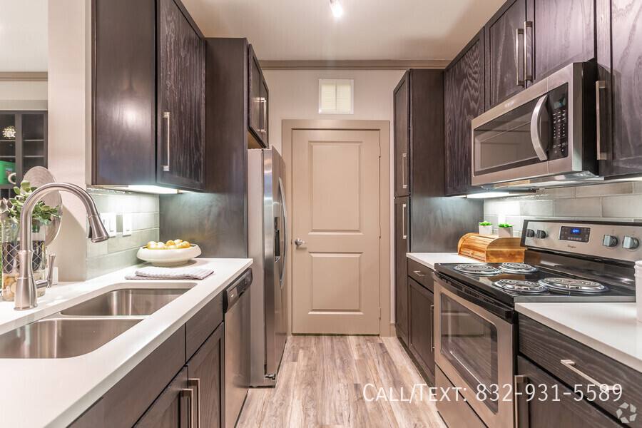 Apartment for rent at 998 Crosby St #M1801, Houston, TX 77019