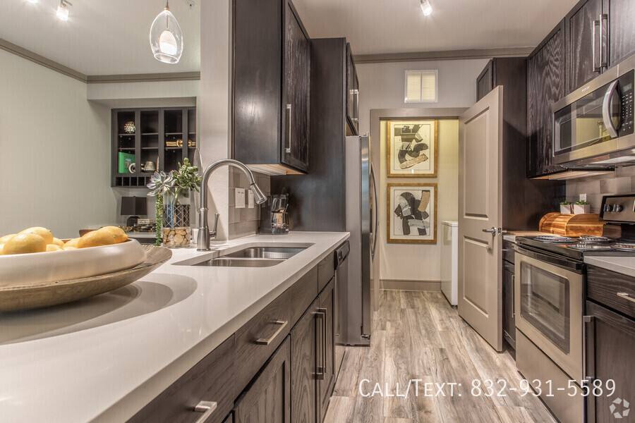 Apartment for rent at 998 Crosby St #M1801, Houston, TX 77019