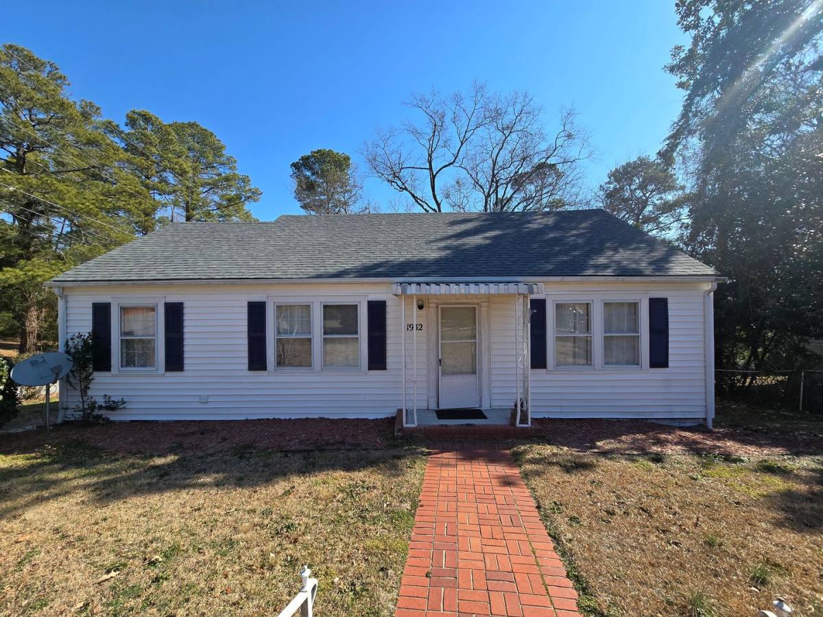 House for rent at 1932 Dogwood St, Fayetteville, NC 28301