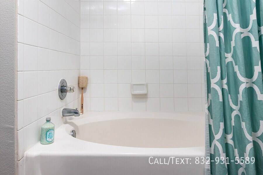 Apartment for rent at 3196 John Lizer Rd #SAPD1, Pearland, TX 77581