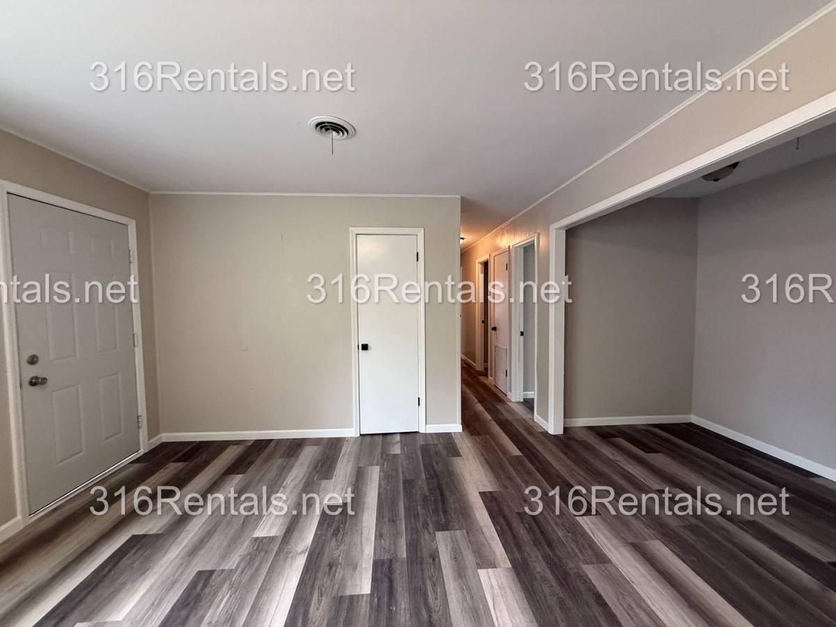 House for rent at 4324 S Dover St, Wichita, KS 67216