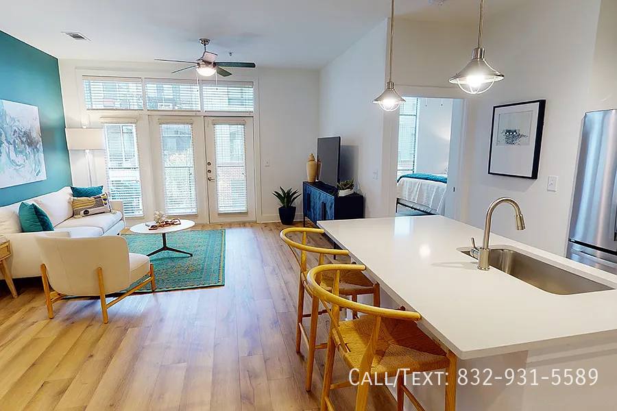 Apartment for rent at 1099 Yale St #21YE, Houston, TX 77008