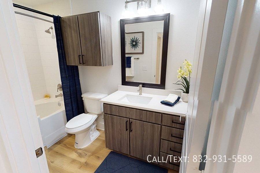 Apartment for rent at 1099 Yale St #21YE, Houston, TX 77008