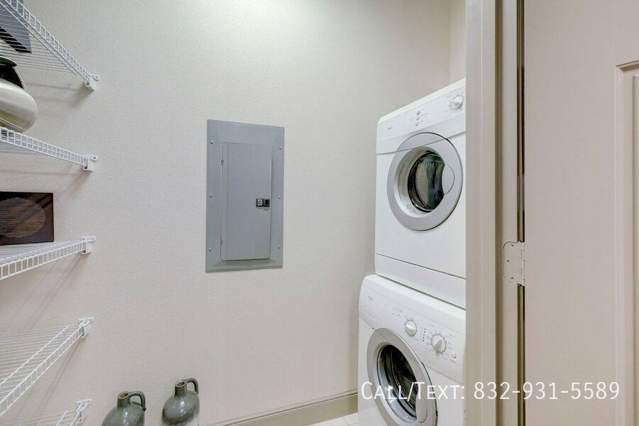 Apartment for rent at 2691 Westerland Dr #VLA1, Houston, TX 77063