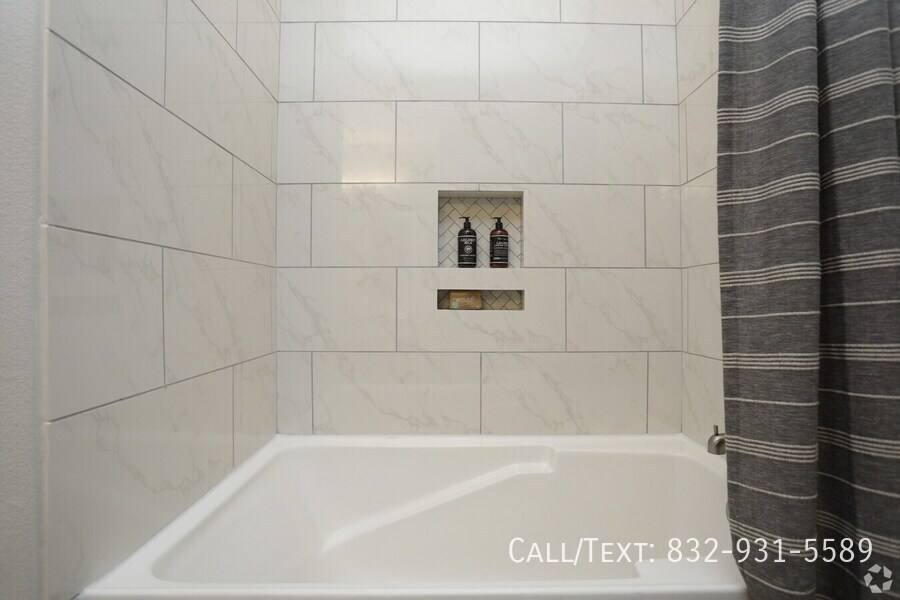 Apartment for rent at 4599 Bellaire Blvd #SCR1, Bellaire, TX 77401