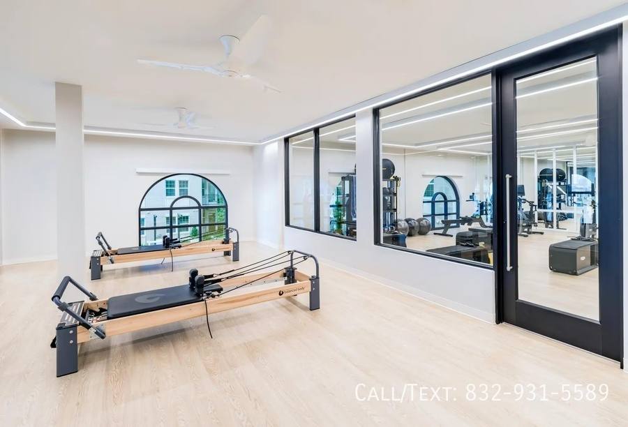 Apartment for rent at 1298 Rochow St #MAWH, Houston, TX 77019