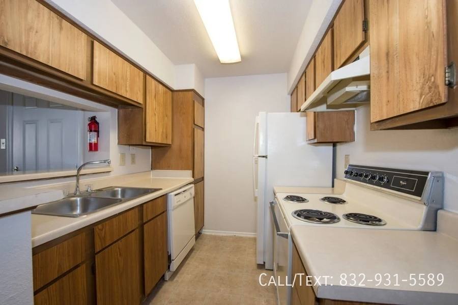 Apartment for rent at 2215 Chanay Lane #ECK, Kingwood, TX 77339