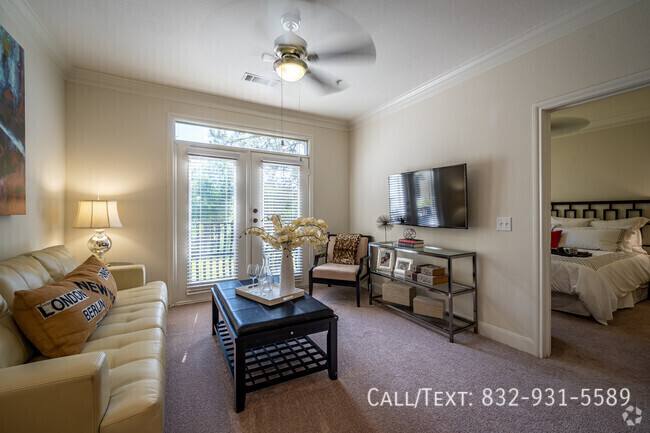 Apartment for rent at 4198 Blossom St #JH1, Houston, TX 77007