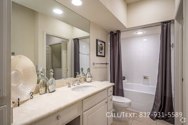 Apartment for rent at 4198 Blossom St #JH1, Houston, TX 77007