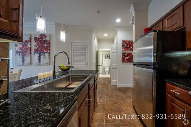 Apartment for rent at 4198 Blossom St #JH1, Houston, TX 77007