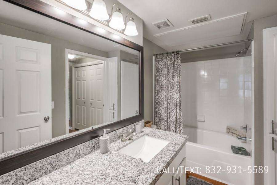 Apartment for rent at 113 W Main St, League City, TX 77573