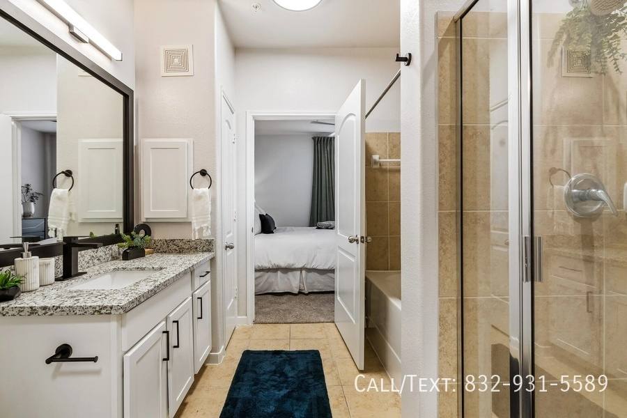 Apartment for rent at 9396 Woodlands Parkway #EASR, Spring, TX 77382
