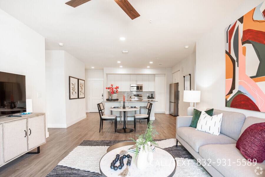 Apartment for rent at 2000 N St Charles #BE2, Houston, TX 77003