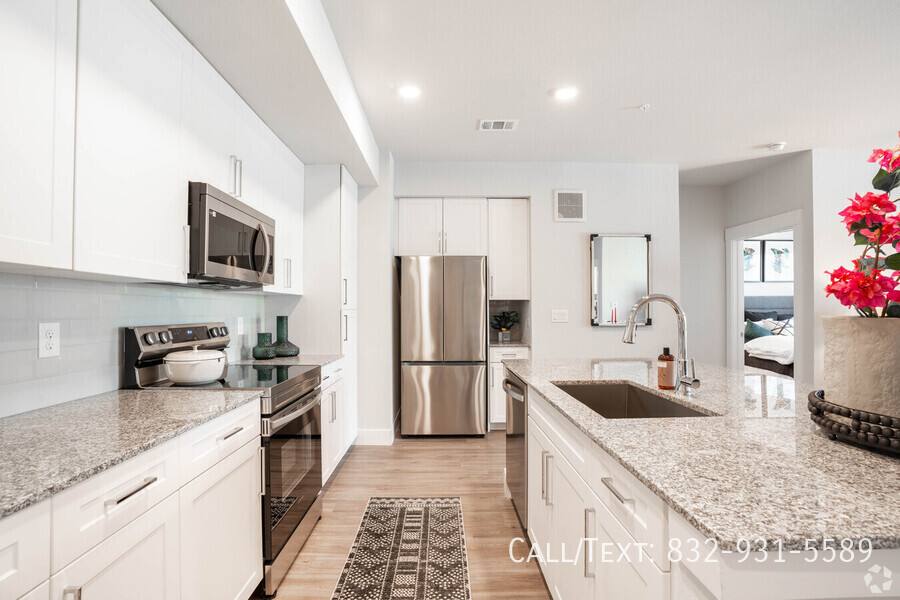 Apartment for rent at 2000 N St Charles #BE2, Houston, TX 77003