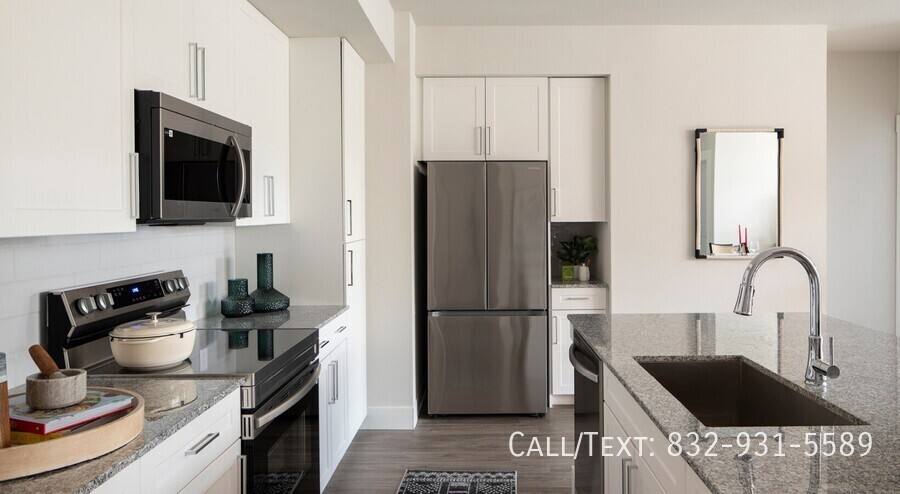 Apartment for rent at 2000 N St Charles #BE2, Houston, TX 77003