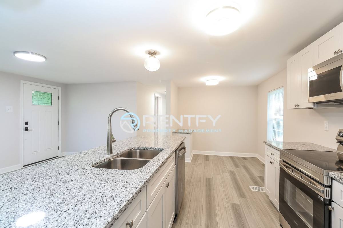 House for rent at 9304 Legranger Rd, Charlotte, NC 28262
